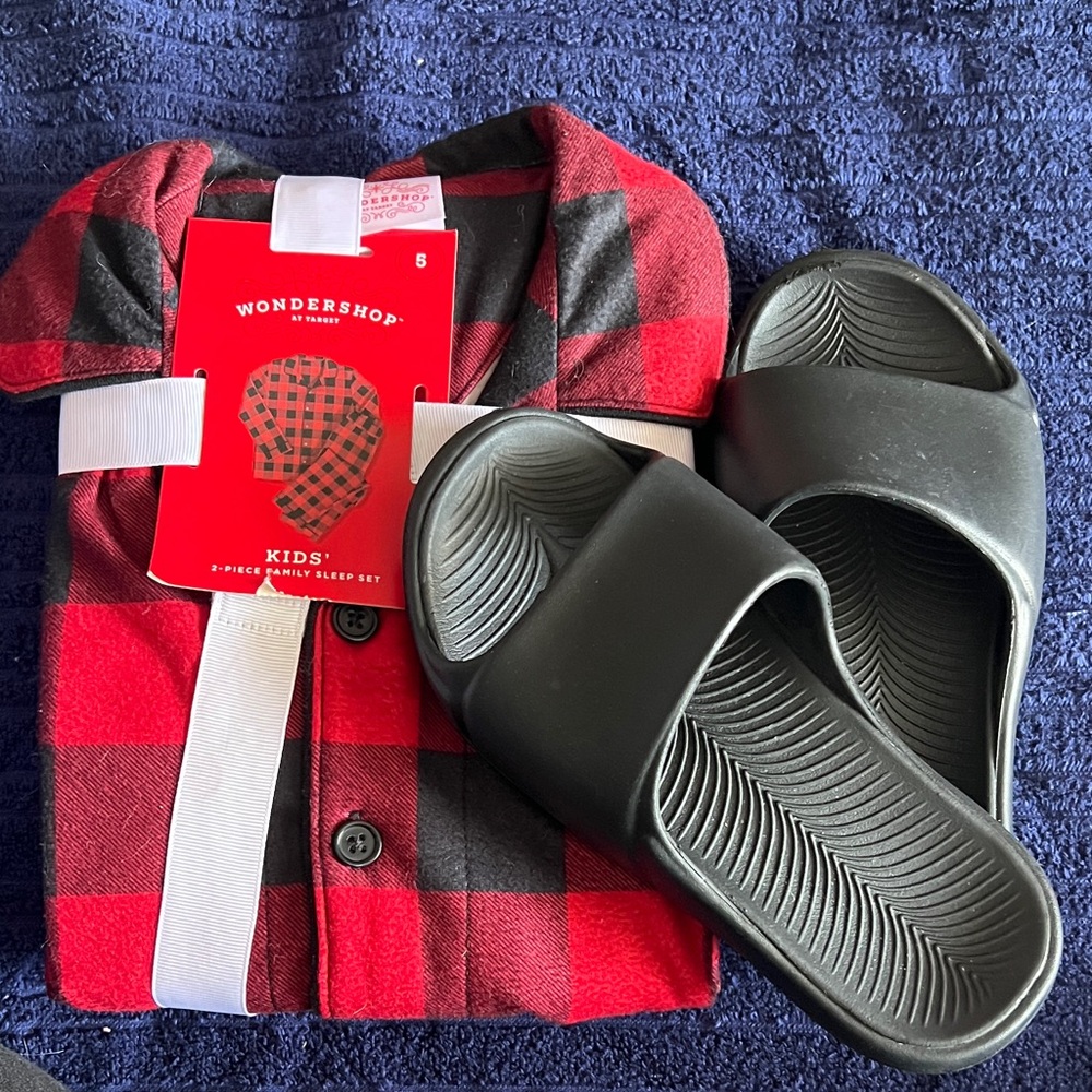 Toddler New Pajama Bundle $8 PJ’s SZ 5 NWT Slides Sz 13 gently used